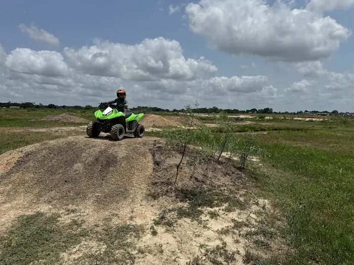 Brazos Bend RV Park & Storage Picture 6