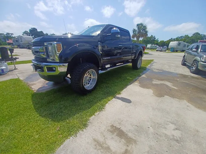 Lily's By the Bay RV Park Picture 8