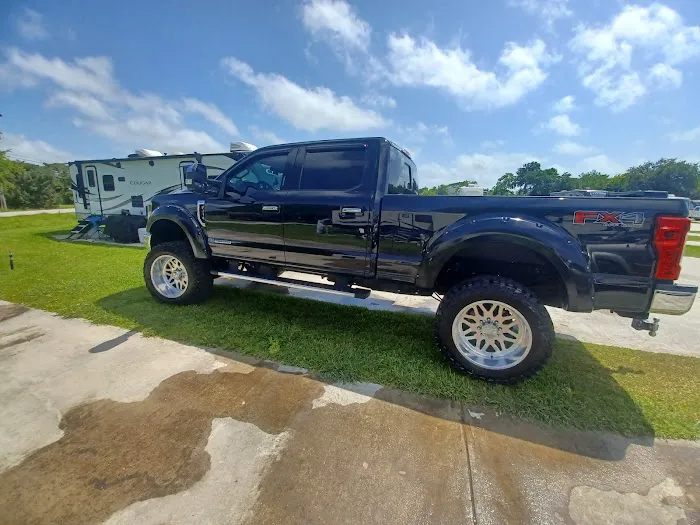 Lily's By the Bay RV Park Picture 9