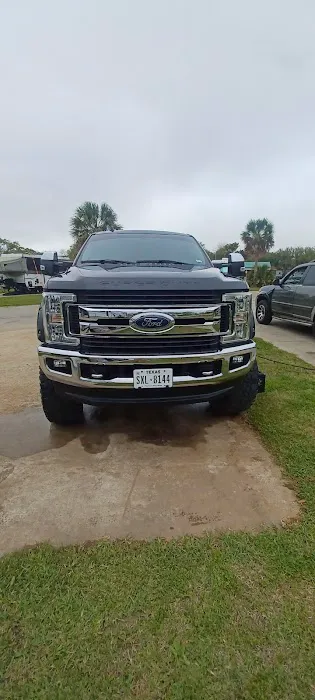 Lily's By the Bay RV Park Picture 7