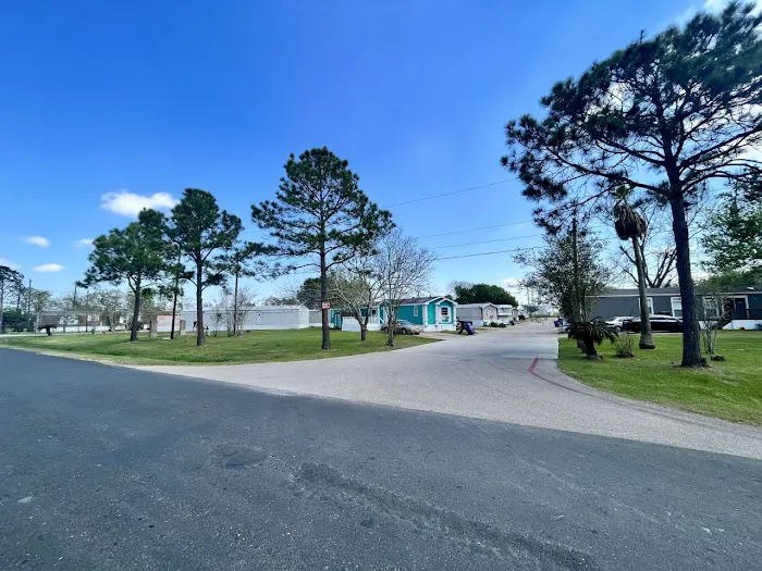 Sunset Harbor RV & Mobile Home Park Picture 8