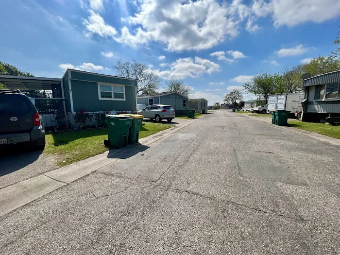 Bayside Mobile Home Park Picture 3