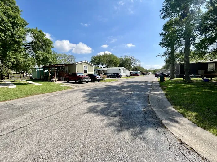 Bayside Mobile Home Park Picture 10