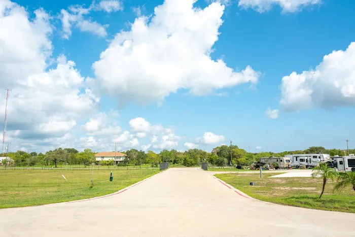 Big State RV Park Picture 4