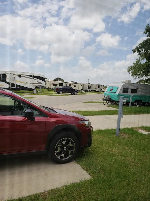 Karstens RV Resort Picture 8