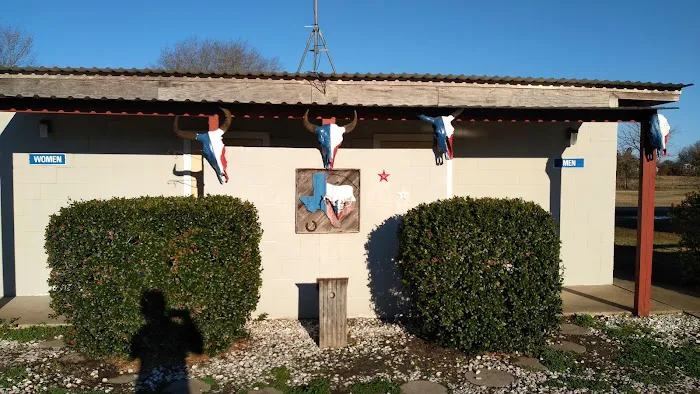 Round Top-Carmine RV Park Picture 2