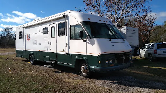 Round Top-Carmine RV Park Picture 3