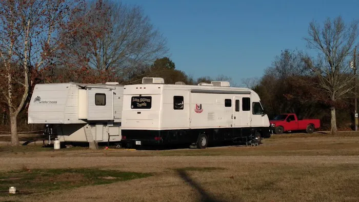 Round Top-Carmine RV Park Picture 10