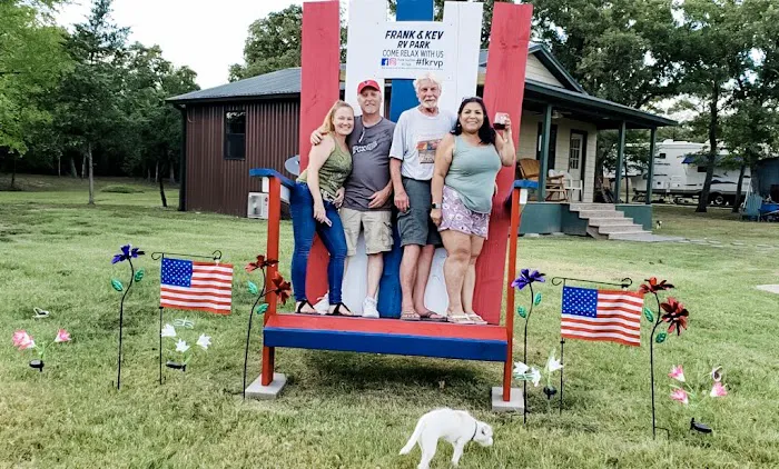 Frank And Kev RV Picture 4