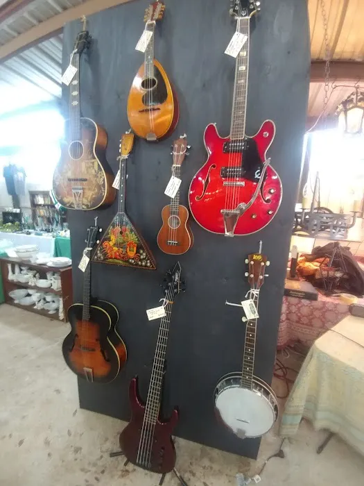 Round Top Roll Up RV Park Picture 8