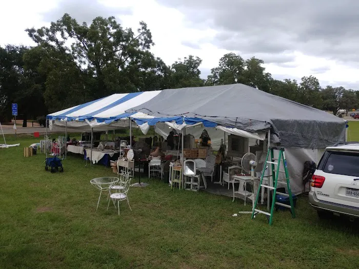 Round Top Roll Up RV Park Picture 9