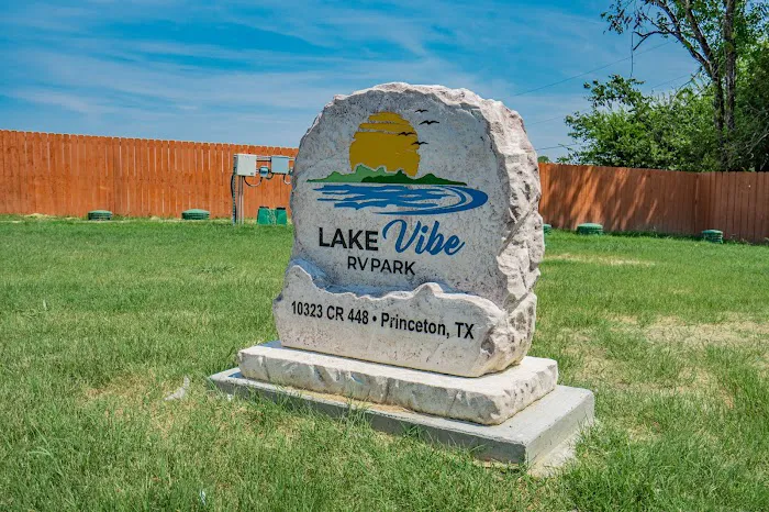 Lake Vibe RV Park Picture 5