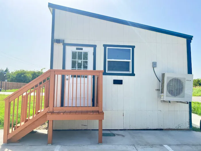 Lake Vibe RV Park Picture 1