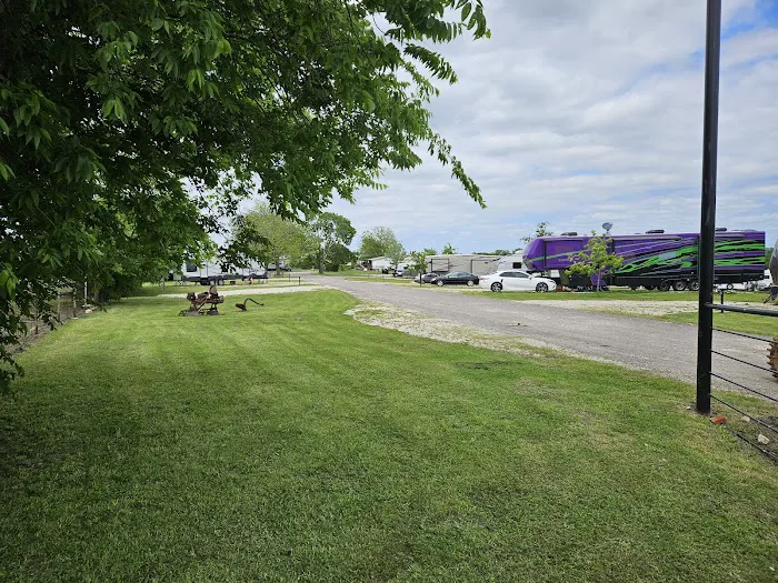 Smith Farms RV Park Picture 9