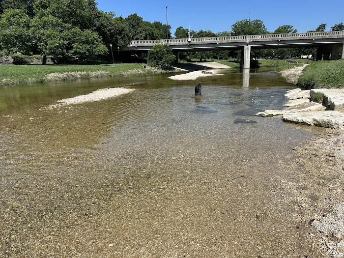 Shady Meadows Mobile Home Park Picture 4