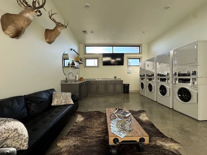 Retreat 254 RV Resort Picture 2