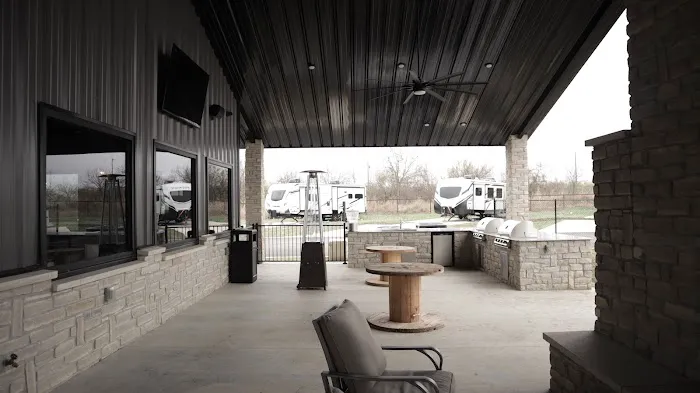 Retreat 254 RV Resort Picture 3