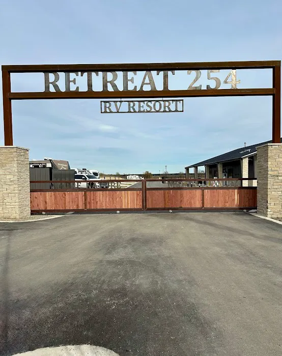 Retreat 254 RV Resort Picture 10