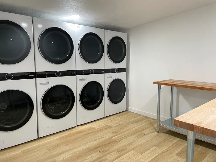 Rolling by the Dozen RV Park Picture 4