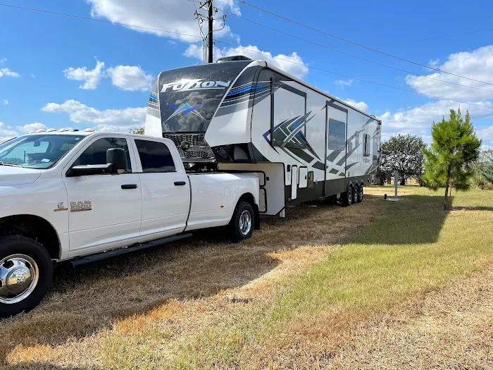 Rolling by the Dozen RV Park Picture 5