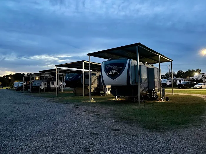 Rolling by the Dozen RV Park Picture 8