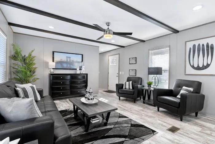 Los Robles Mobile Home Community Picture 2