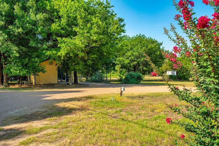 Rockdale RV Park Picture 6