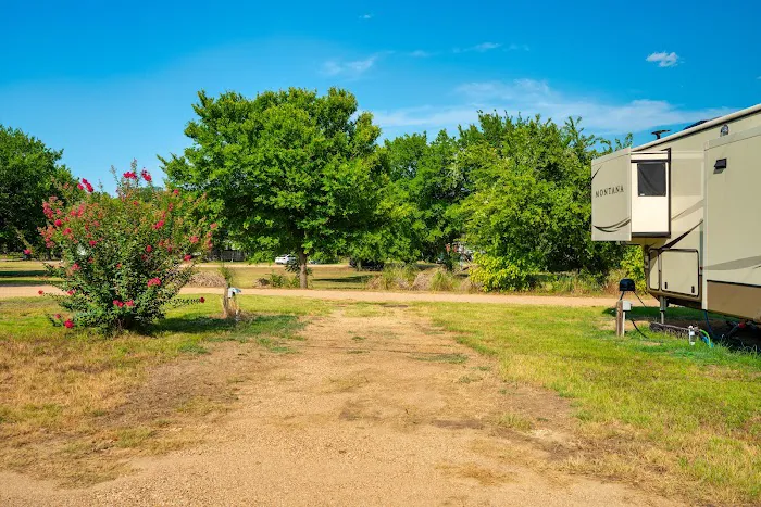 Rockdale RV Park Picture 8