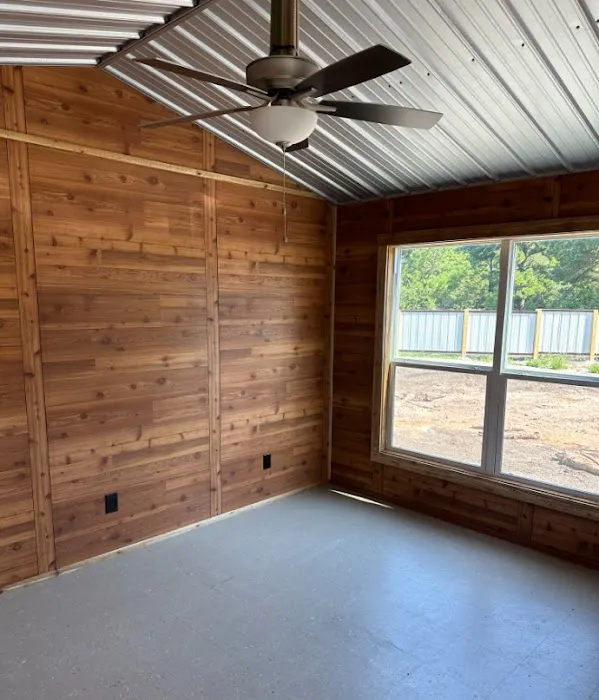 Lovelady Tiny Home & RV Park Picture 4