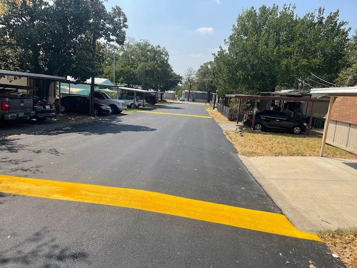 Oakleaf Mobile Home Park Picture 3