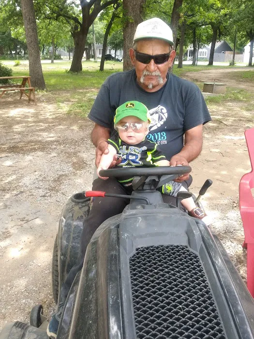 Layton Mobile Manor Picture 8