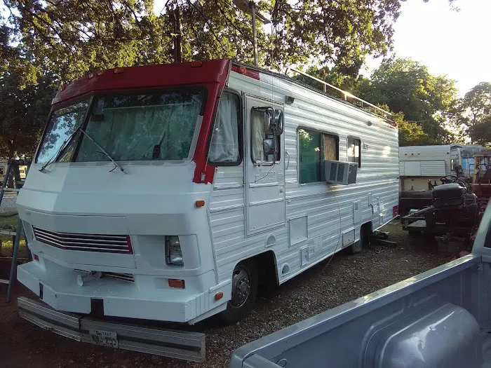 Pat's Court RV Park Picture 3