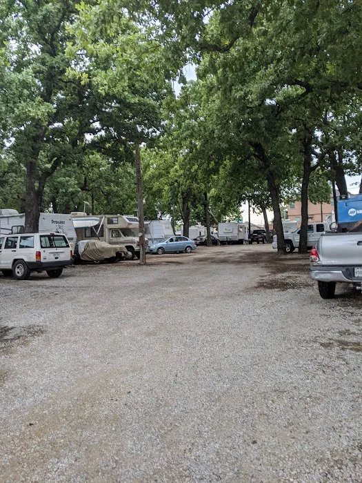 Pat's Court RV Park Picture 5