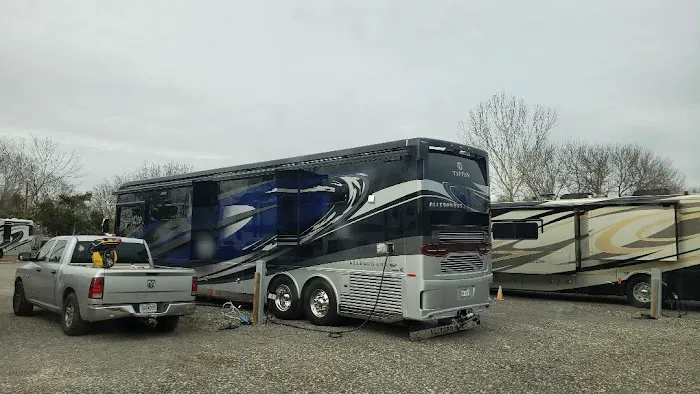 Easy Lane RV Park Picture 1