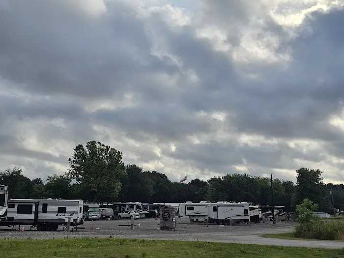 Easy Lane RV Park Picture 5