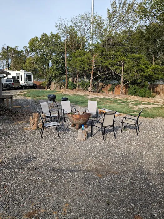 Easy Lane RV Park Picture 4