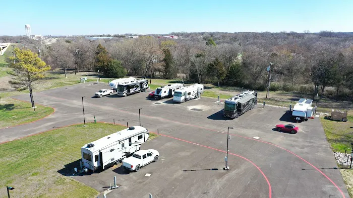 Dallas Melissa RV and Tiny Home Park Picture 1