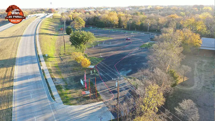 Dallas Melissa RV and Tiny Home Park Picture 7