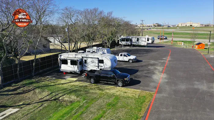 Dallas Melissa RV and Tiny Home Park Picture 5