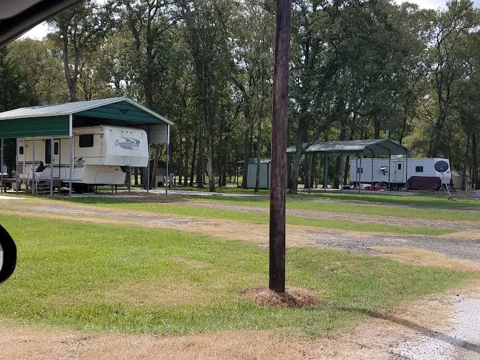 Lakeside Escape RV Park Picture 2