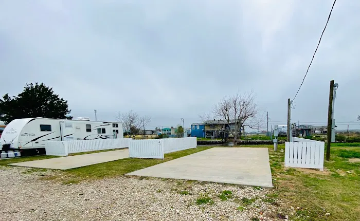 Waterfront RV Park Picture 1