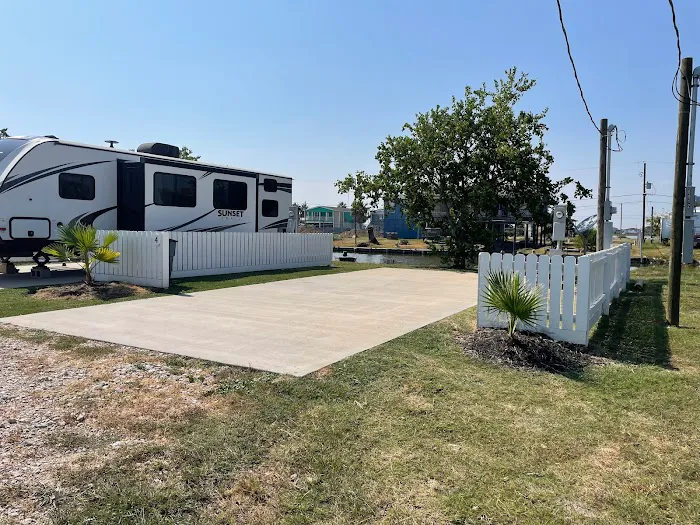 Waterfront RV Park Picture 4