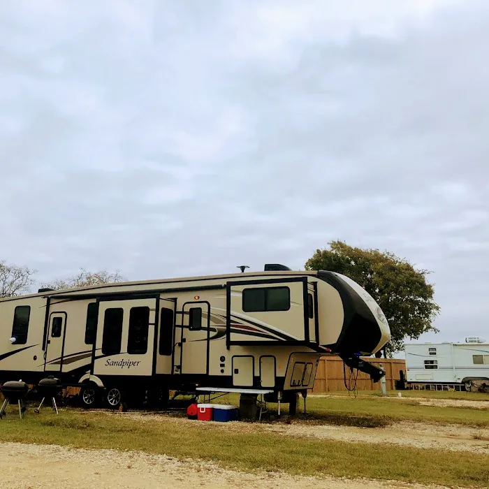 Happy Camp RV Park | RV Parks in Angleton, Texas Picture 3