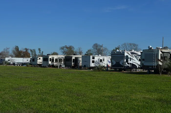 Happy Camp RV Park | RV Parks in Angleton, Texas Picture 9