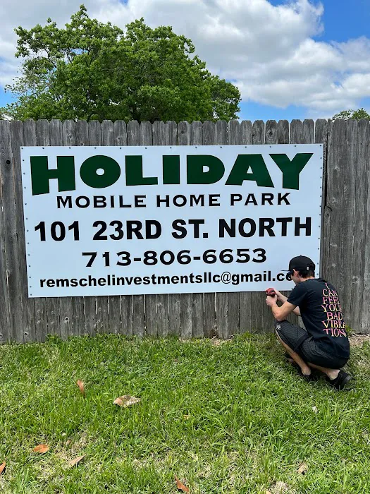 Holiday Mobile Home Park Picture 1