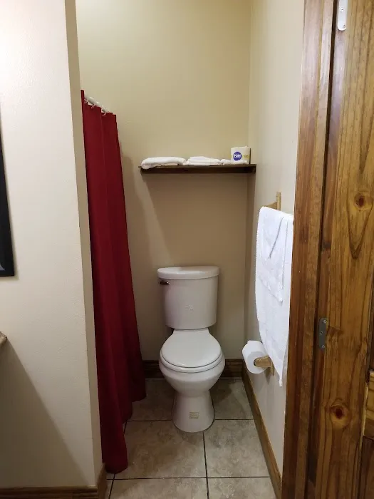 Louis' RV Park & Cabins Picture 3