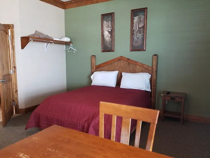 Louis' RV Park & Cabins Picture 1