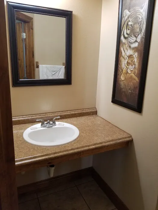 Louis' RV Park & Cabins Picture 10