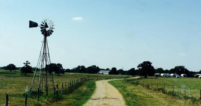 S and H RV Park Picture 4