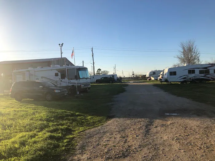 Evergreens RV Park Picture 5